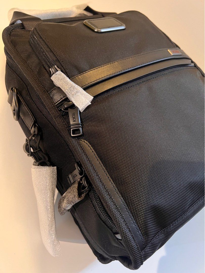Tumi ALPHA 3 MEDIUM TRAVEL TOTE (Category: Luxury Bags & Wallets) located in Paranaque City. Submitted by verly_espera (Listing ID 1398274141, Image 3). Description: ✅ 100% Authentic & Brand New ✅ On Hand & Ready to Ship ✅ Priced Below Market Value 💯 Money-Back Guarantee if found fake or used 🏷️ Shop with Confidence — Your Satisfaction is My Top Priority. 📩 DM for Inquiries or Reservations. .
