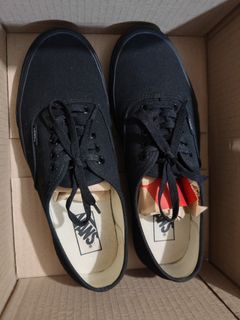(Category: ) located in . Submitted by sneaker_pimp (Listing ID 1398333132, Image 1). Description: .
