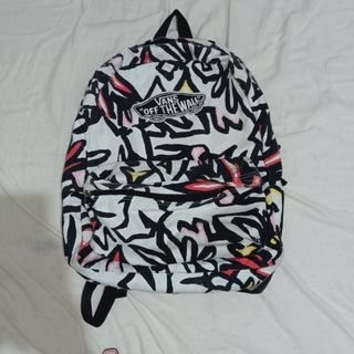 (Category: ) located in . Submitted by thriftelle (Listing ID 1398291910, Image 1). Description: .