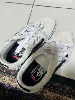 (Category: ) located in . Submitted by adiepreloved (Listing ID 1398301222, Image 1). Description: .