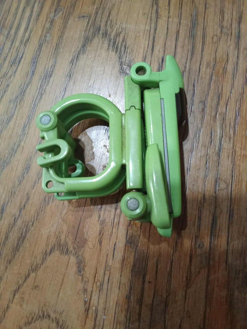 Vintage 1987 Bandai transforming robot scissors Php700. (Category: Vintage Collectibles) located in Taytay. Submitted by abeatrice77985 (Listing ID 1398173152, Image 2). Description: Vintage 1987 Bandai transforming robot scissors Php700..