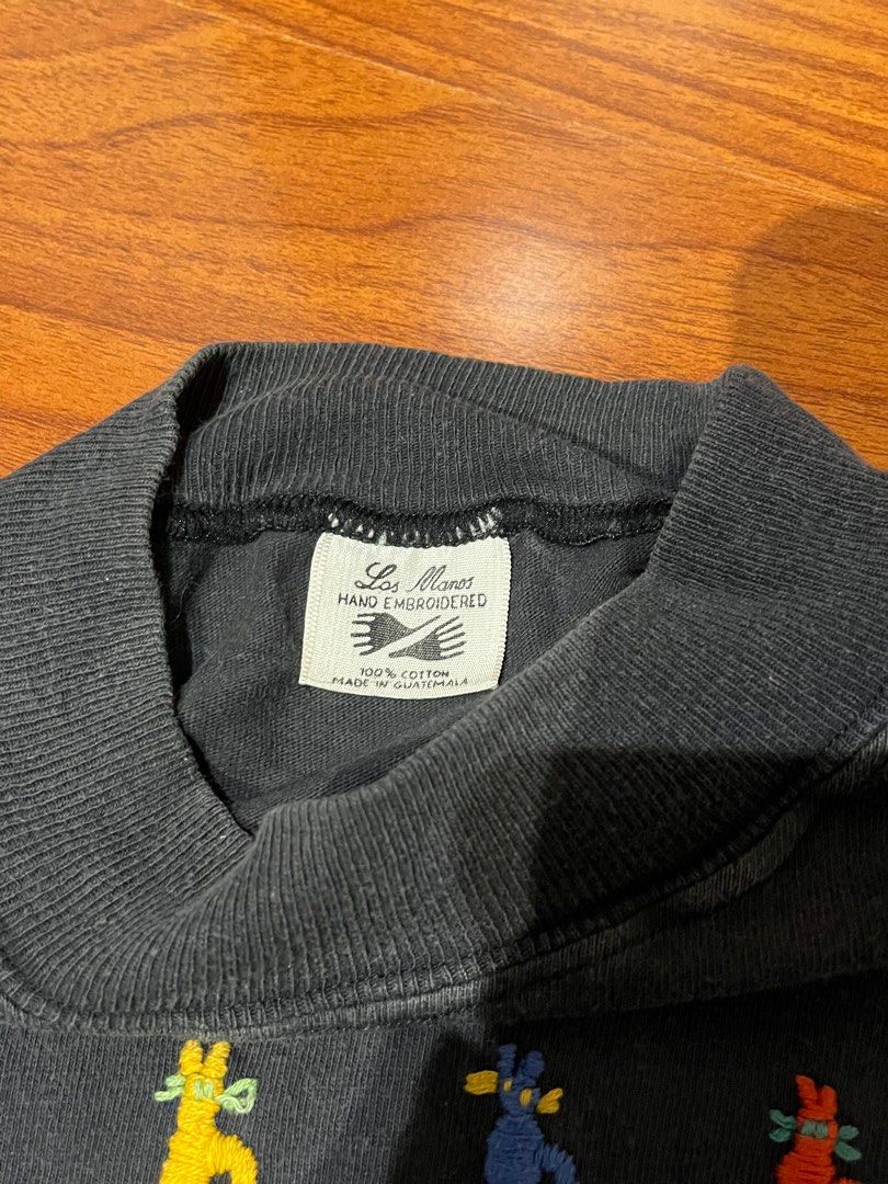 Vintage Embroidered Sweater (Category: Longsleeves) located in Paranaque City. Submitted by fonzgup (Listing ID 1398201191, Image 3). Description: L 25 W 22.5.