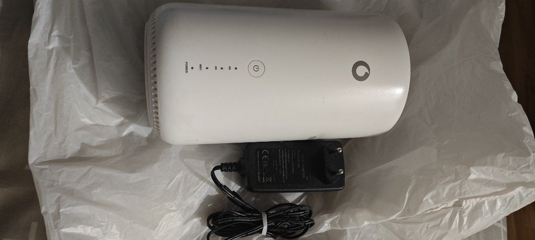 Vodafone Gigacube TCL HH500V WiFi 6 5G Router CPE MODEM, Computers ...