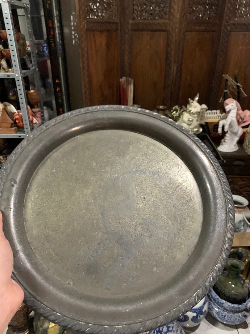 Antique big brass tray (Category: Vintage Collectibles) located in Quezon City. Submitted by sojisup (Listing ID 1398361565, Image 1). Description: Antique heavy solid tray .