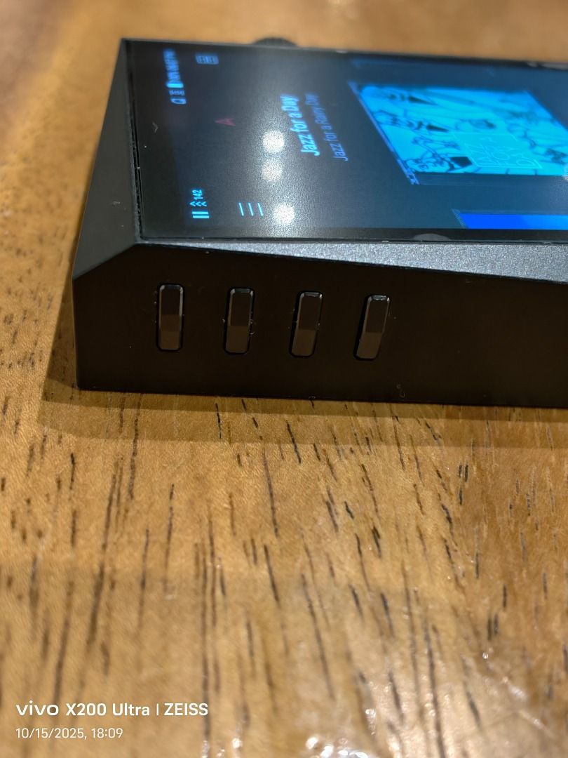 ASTELL KERN A & NORMA SR35 BLACK DAP (Category: Portable Music Players) located in Imus. Submitted by gadgetphoenix (Listing ID 1398471355, Image 3). Description: ASTELL KERN A & NORMA SR35 BLACK SELLING PRICE: 34,999 PHP The SR35 is a fantastic modern DAP, known for its unique "tilted" screen and the Quad-DAC mode that provides massive power for its compact size. Performance & Features: Quad-DAC Power: Features a Quad CS43198 DAC configuration w