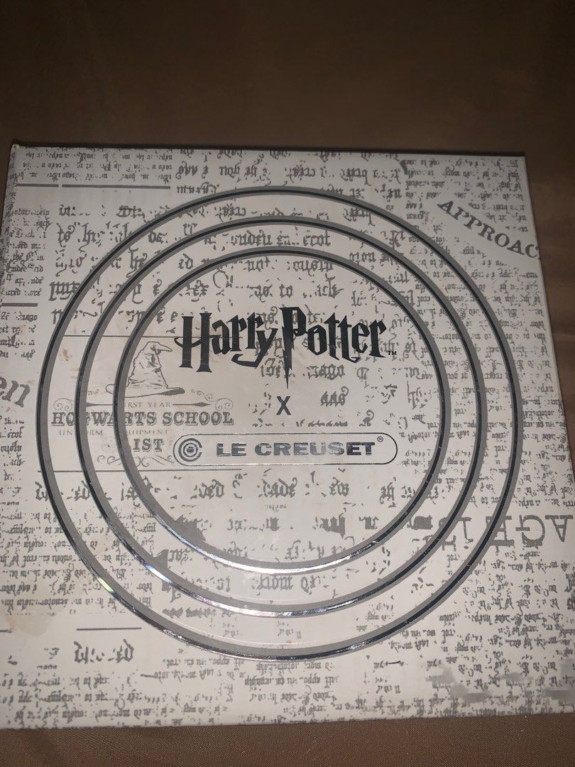 Authentic Harry Potter Le Creuset plates from USA (Category: Dinnerware & Cutlery) located in Quezon City. Submitted by sojisup (Listing ID 1398367335, Image 1). Description: Authentic set of original and brand new Harry Potter Le creuset plates of four. Thank you .
