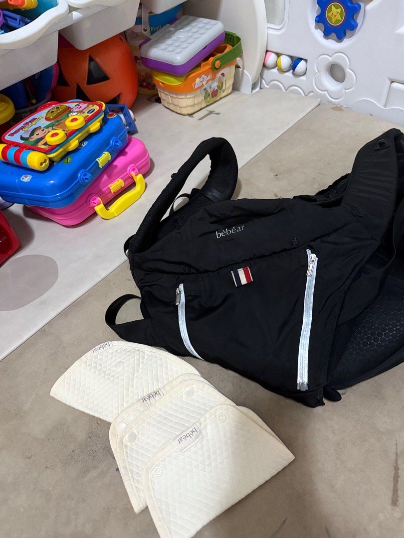 Bebear aX Foldable Aluminum Hip Seat Carrier (Category: Carriers & Slings) located in Taguig. Submitted by niccaoh (Listing ID 1398468955, Image 2). Description: Condition: Gently used and in very good condition ✅ Comfortable and sturdy aluminum frame ✅ Foldable and travel-friendly ✅ All straps, buckles, and seat parts intact ⚠️ Minor flaw: No zipper on side pocket (doesn’t affect use) RFS: Not using anymore.