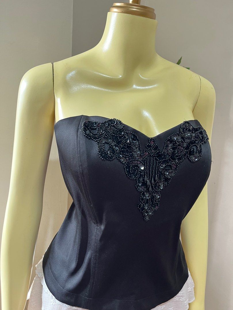 Black Corset Top with Embellishments (Category: Others Tops) located in Baguio. Submitted by nekol_ (Listing ID 1398515144, Image 2). Description: 📍Baguio based 🚚j&t express shipping.