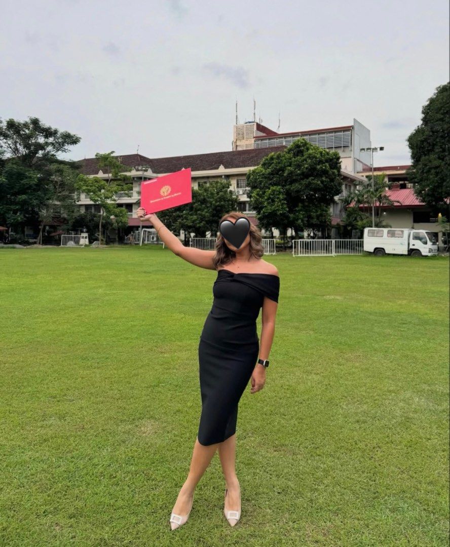 Black Off-Shoulder Midi Dress (Category: Dresses) located in Marikina City. Submitted by prelovedbysesiii (Listing ID 1398471842, Image 1). Description: - Black off-shoulder midi dress - Perfect for formal events such as graduation, birthday or anniversary .