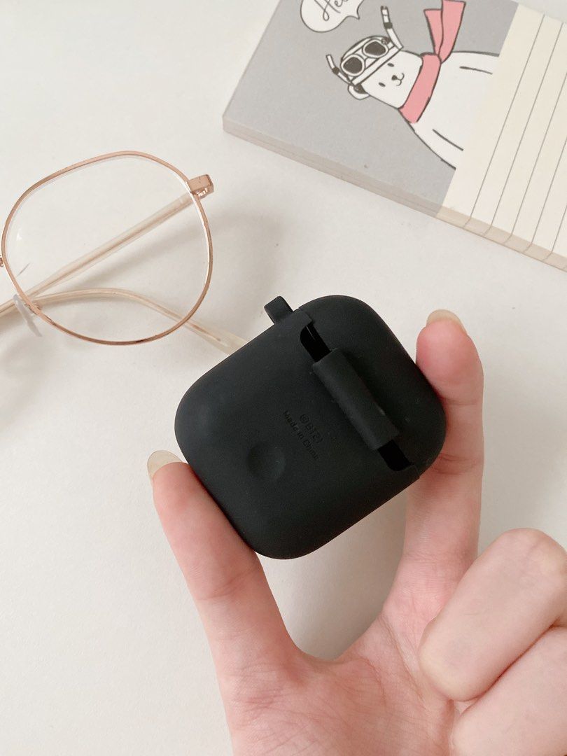 BT21 Chimmy Airpod Case (Official) (Category: Designer & Blind Box Toys) located in Dasmarinas. Submitted by molimoon (Listing ID 1311471823, Image 3). Description: KINDLY READ EVERYTHING. Please message me for more quiries! Item: BT21 Chimmy Airpod Case Note: This was bought physically in a BT21 pop up store in Robinson Manila. NO BOX anymore as of now. Natapon ko na po but the item is still as good as new Condition: 10/10 RFS: decluttering/i no