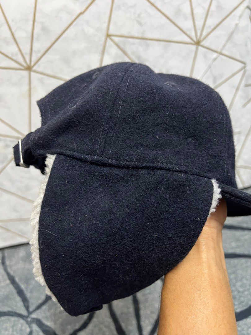 cap (Category: Cap & Hats) located in Pekan Nanas. Submitted by ladyana_bundle (Listing ID 1398442645, Image 3). Description: cap payung condition cun.