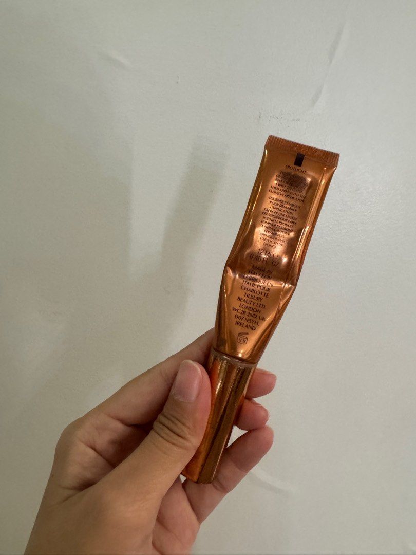 Charlotte tilbury spotlight highlighter (Category: Makeup) located in Quezon City. Submitted by destashingmycloset (Listing ID 1398455117, Image 2). Description: .