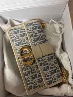 （分類：）位於 。 由 yywongmo 提交（商品編號 1398445510，圖片 1）。簡介： 。