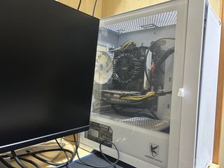 PC para juegos con RTX 4060 e i5-12F400