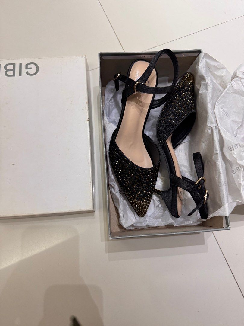Gibi shoes (Category: Heels) located in Manila. Submitted by eah0416 (Listing ID 1398356827, Image 1). Description: .