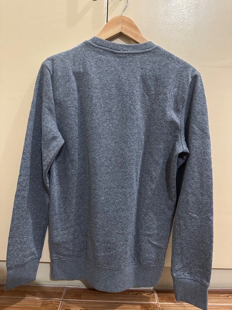 H&M Long Sleeves (Category: Tshirts & Polo Shirts ) located in Manila. Submitted by djcdeclutters (Listing ID 1398466044, Image 3). Description: Brand new. No tag. .