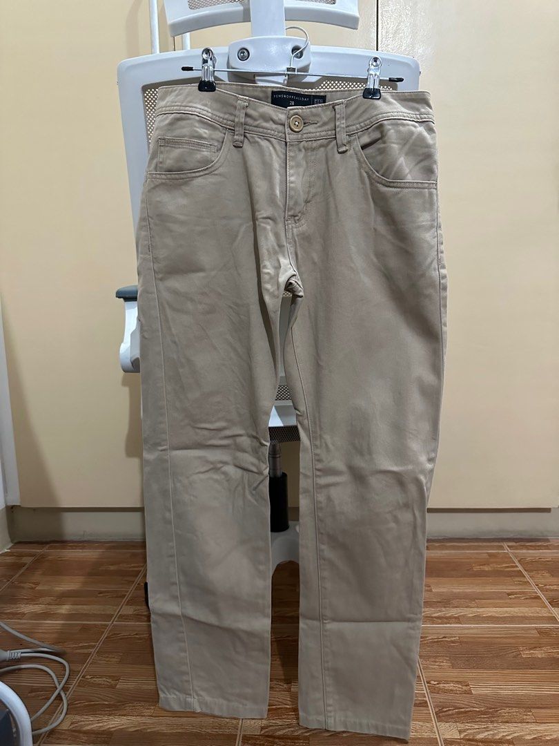 Jeans for Men - Slim Fit (Category: Jeans) located in Manila. Submitted by djcdeclutters (Listing ID 1398466986, Image 2). Description: Used but not abused.