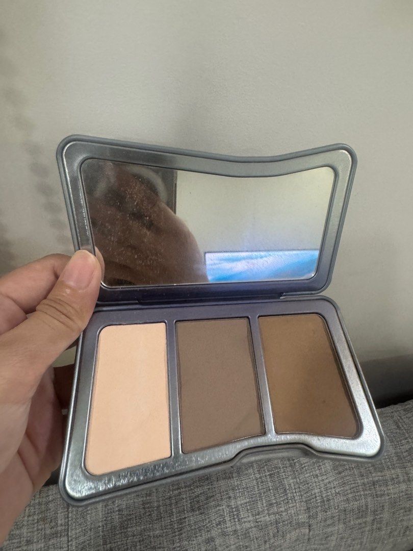 Kaleidos contour palette (Category: Makeup) located in Quezon City. Submitted by destashingmycloset (Listing ID 1398489261, Image 1). Description: .