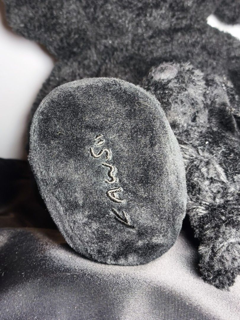 KAWS BFF X SNOOPY CHARM BUNDLE (Category: Character Goods) located in Manila. Submitted by rewearables.mnl (Listing ID 1398513179, Image 2). Description: FOR SALE -KAWS BFF X SNOOPY CHARM BUNDLE CONDITION:8/10 COLOR RATE:9/10 ISSUE: BROKEN YUNG ISANG FEET HARDENER NI KAWS and the rest ok naman ASKING PRICE:950 **REWEARABLES PRODUCT DISCLAIMER** All items sold through this thrift store are **pre-owned, secondhand, or vintage** unless otherwise sta