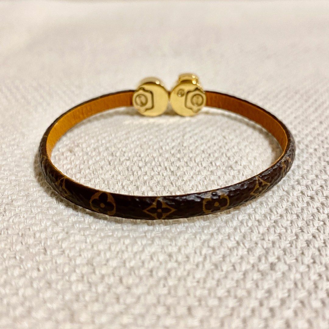 LV Monogram Bracelet (Category: Luxury Accessories) located in Paranaque City. Submitted by oinkoinkwee (Listing ID 1398428198, Image 3). Description: Guaranteed authentic Preloved 9/10 condition Comes with box Meet ups in Makati or Alabang .