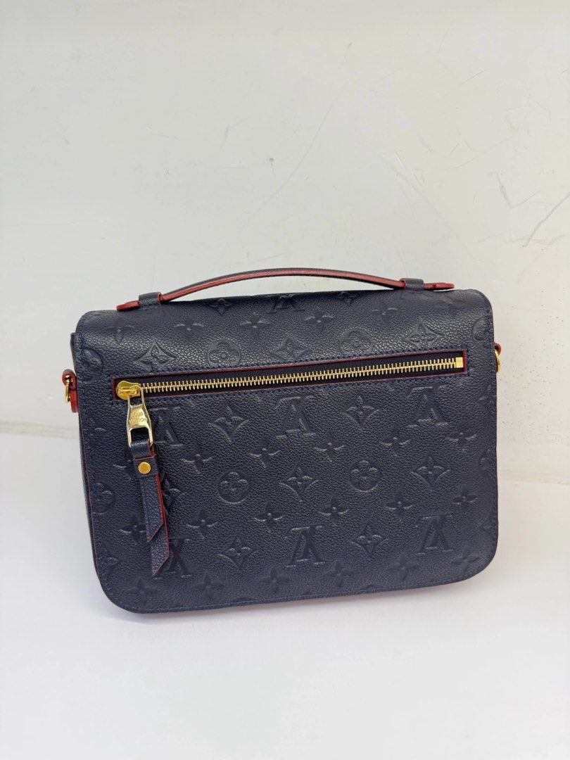 LV Pochette Metis PM (Category: Luxury Bags & Wallets) located in Paranaque City. Submitted by oinkoinkwee (Listing ID 1398424792, Image 3). Description: Guaranteed authentic Preloved 9/10 condition Comes with dustbag and receipt Meet ups in Makati or Alabang .
