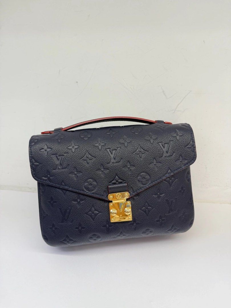 LV Pochette Metis PM (Category: Luxury Bags & Wallets) located in Paranaque City. Submitted by oinkoinkwee (Listing ID 1398424792, Image 2). Description: Guaranteed authentic Preloved 9/10 condition Comes with dustbag and receipt Meet ups in Makati or Alabang .