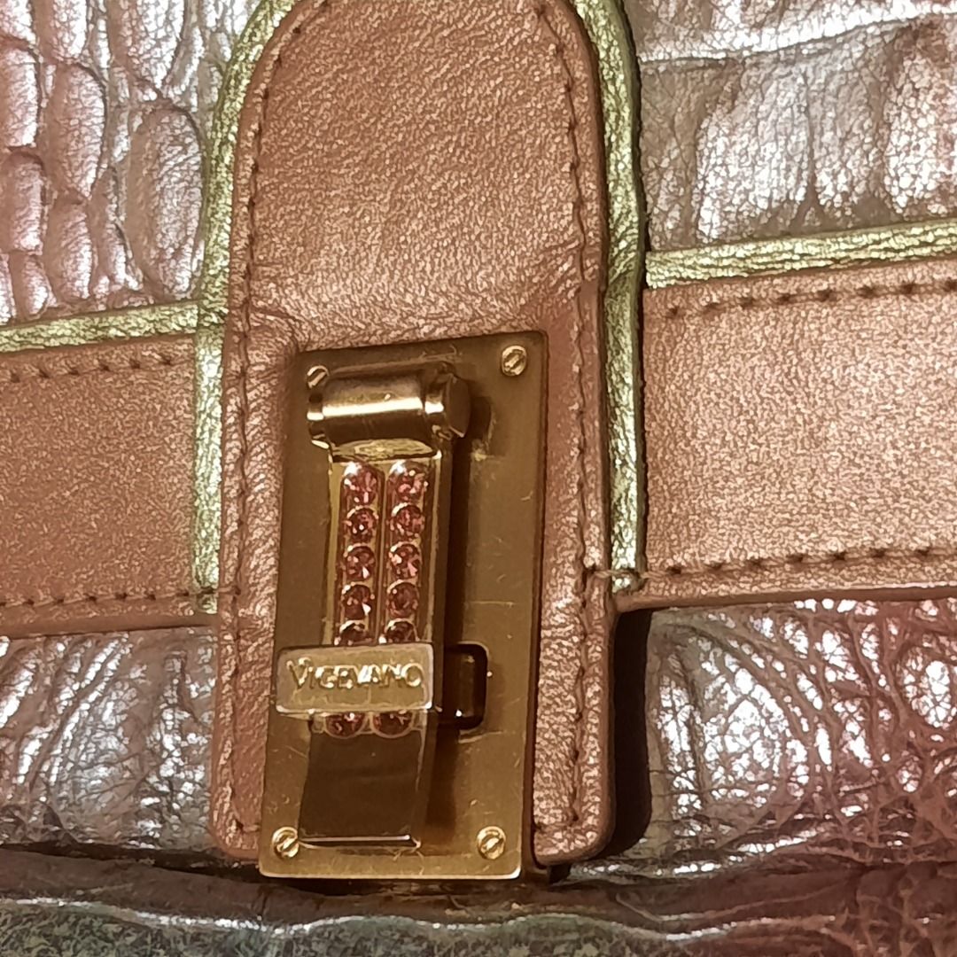 Metallic pink shoulder bag (Category: Shoulder Bags) located in Makati City. Submitted by cuco678 (Listing ID 1398441335, Image 2). Description: Y2k bag Croc print Mettalic Pink With rhinestone.