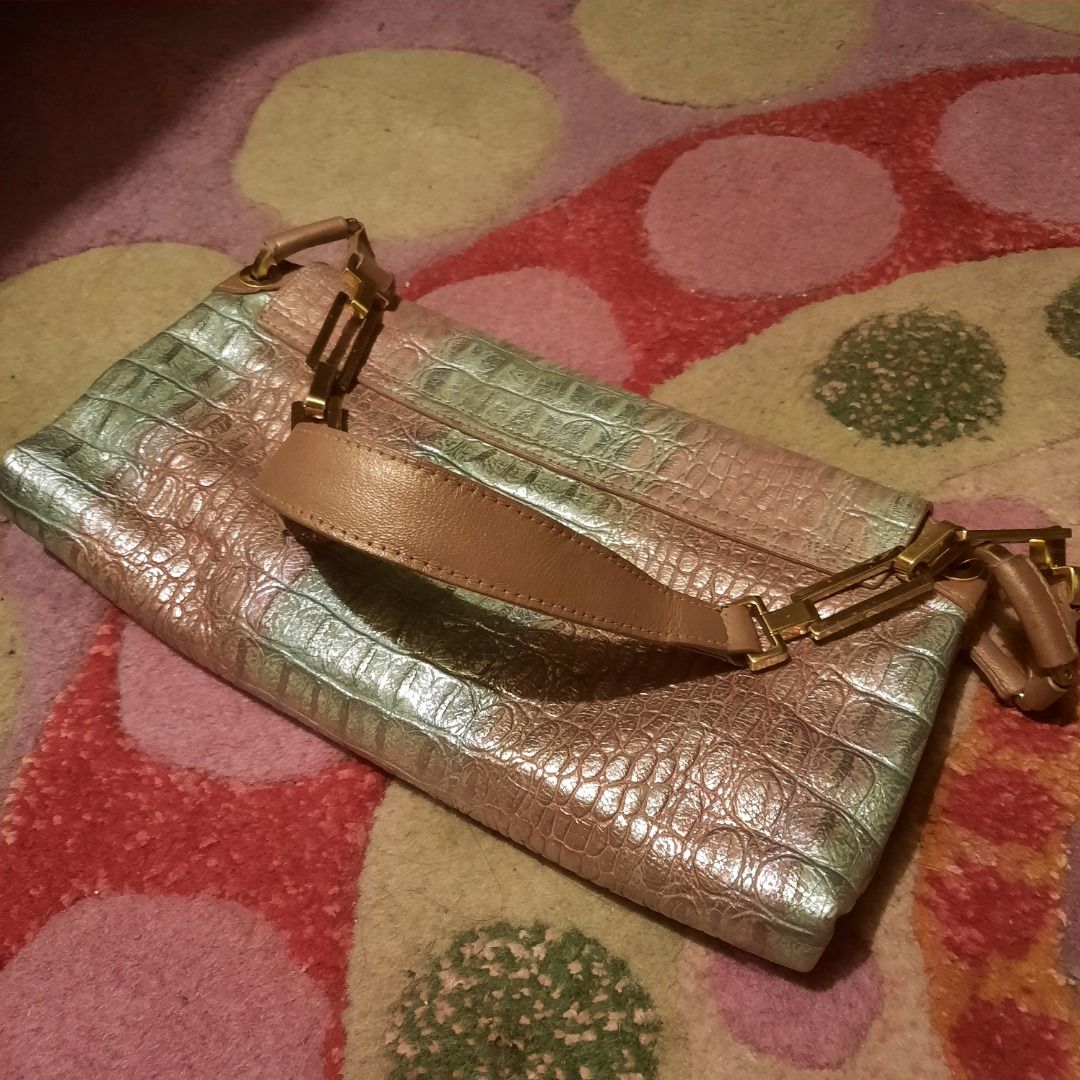 Metallic pink shoulder bag (Category: Shoulder Bags) located in Makati City. Submitted by cuco678 (Listing ID 1398441335, Image 3). Description: Y2k bag Croc print Mettalic Pink With rhinestone.