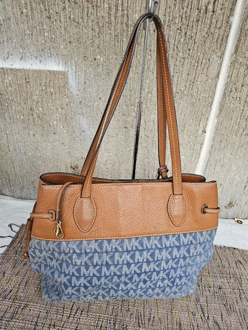 Michael kors monogram denim tote bag (Category: Luxury Bags & Wallets) located in Manila. Submitted by onlinesmartshopping12 (Listing ID 1398449079, Image 1). Description: nice denim. trendy bag.