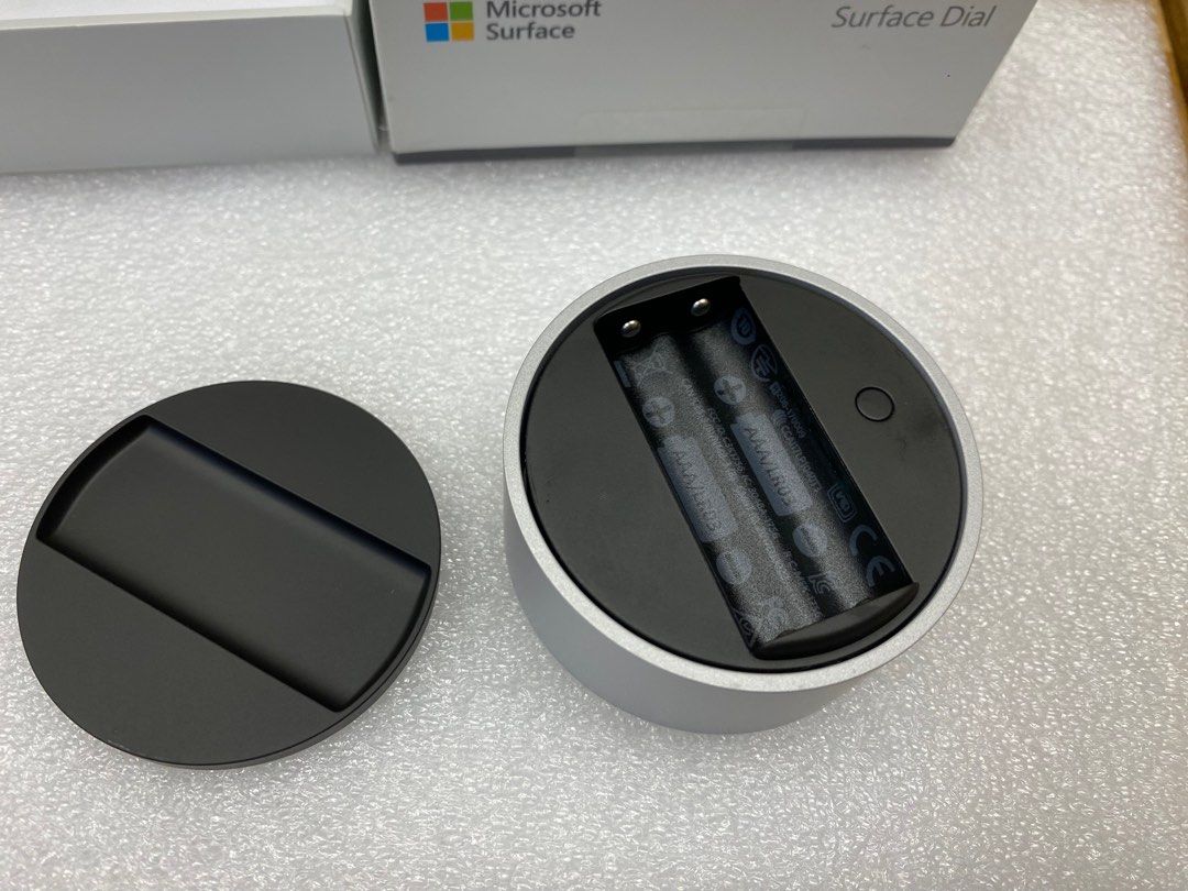 Microsoft Surface Dial （分類：其他）位於 Hong Kong。 由 jey_lam 提交（商品編號 1398466964，圖片 3）。簡介： 全新有盒，有幾百個，歡迎貿易。