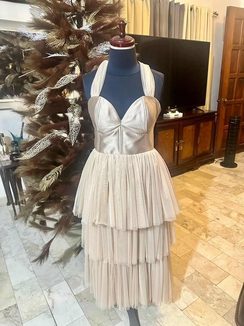 Nude Tulle Cocktail Dress (Category: Evening dresses & gowns) located in Davao. Submitted by rayneebel (Listing ID 1398457307, Image 2). Description: This is an Edgar Buyan creation that I haven't worn since.. The size of this dress is for medium frame women.. My cup size is 34B , 30 inches waistline & length of the dress from shoulders is 44 inches...