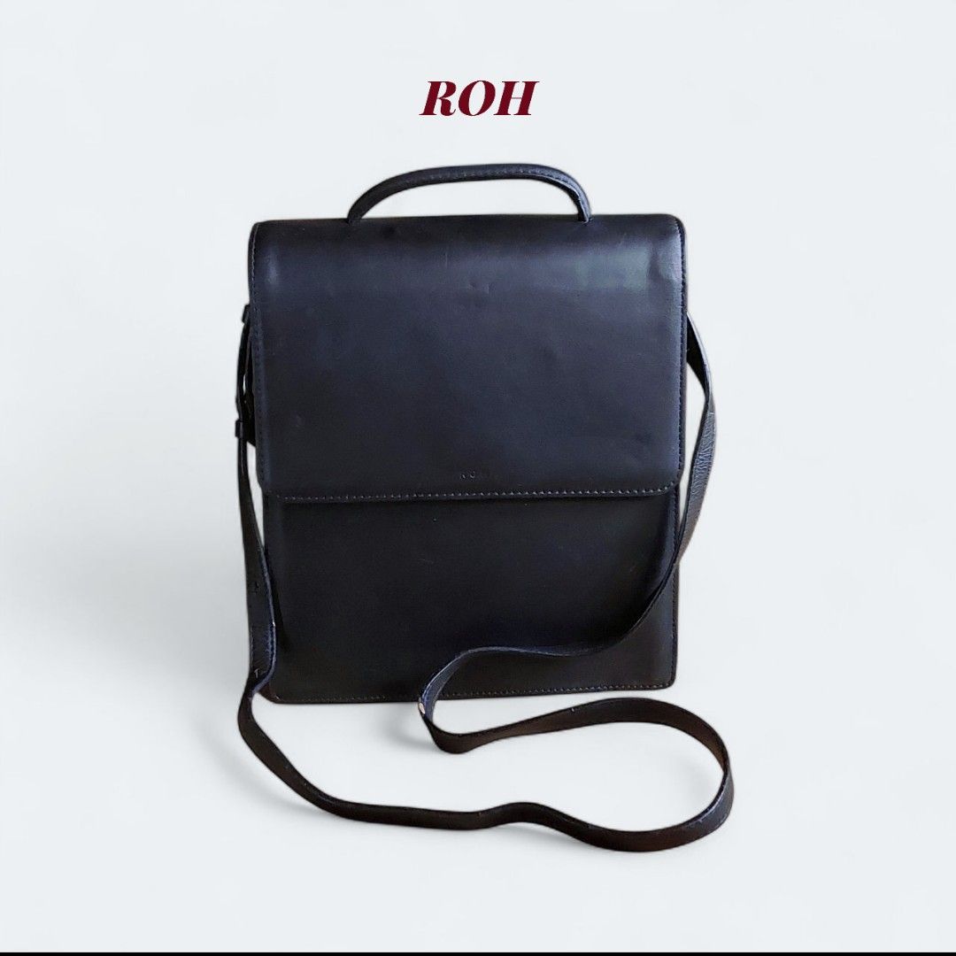 Prelived ROH Seoul (Category: Luxury Bags & Wallets) located in Davao. Submitted by wengbagstuff (Listing ID 1398358652, Image 1). Description: 🍀 branded ROH from Korea 🍀 genuine leather 🍀 no holes, tear or rubs... just pressed marks due to storage 🍀 ROH Seoul is known for its minimalism & aesthetic designs for functionality 🍀 $371 for bnew in retail market.