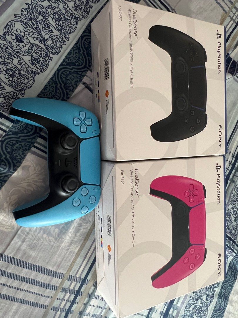 Ps5 手制 controller （分類：手掣）位於 Hong Kong。 由 pa31153 提交（商品編號 1398378625，圖片 1）。簡介： 三隻都正常使用 冇任何飄移等問題 成色如圖 有盒 320 冇盒300 奧運站交收。