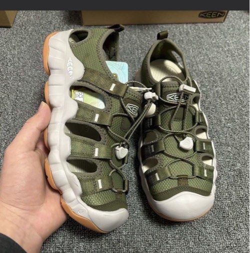 Ready stock Keen HYPERPORT H2 Sport sandals for men and women Couple Unisex trail hiking shoes RWBH FLQR (Category: Sneakers) located in Singapore. Submitted by Happy2023 (Listing ID 1398376152, Image 2). Description: Ready Stock Brand New with box Ready stock Keen HYPERPORT H2 Sport sandals for men and women Couple Unisex trail hiking shoes RWBH FLQR.