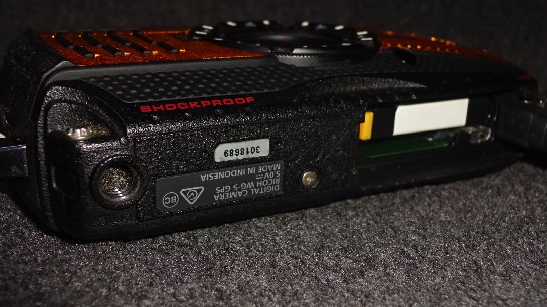 RICOH WG-5 GPS digital camera Japan (Category: Cameras) located in Paranaque City. Submitted by kutoi.ancheta (Listing ID 1398494982, Image 2). Description: RICOH WG-5 GPS digital camera Japan ₱11999 The Ricoh WG-5 GPS is a rugged, adventure-ready compact digital camera released in 2015. It is built to be waterproof, shockproof, crushproof, and freezeproof, making it suitable for use in harsh outdoor conditions. The camera features a 16-megapixel