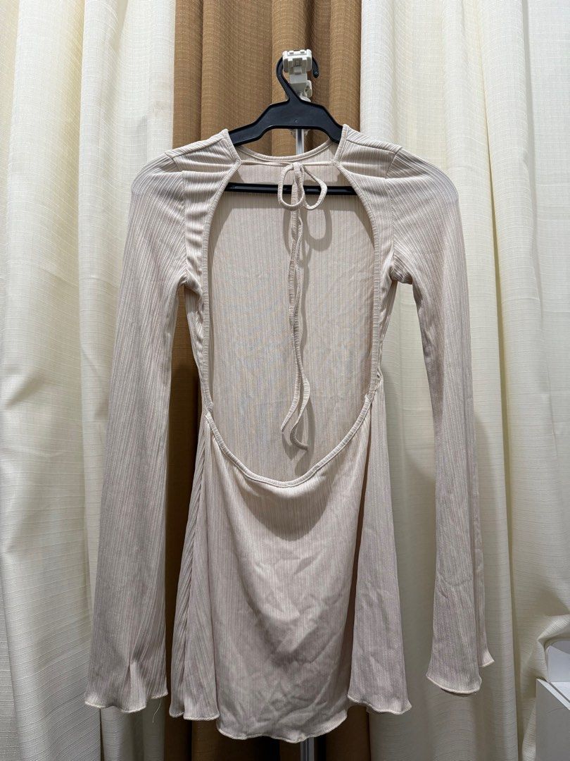 Shein Backless Long Sleeves Short Dress (Category: Dresses) located in Manila. Submitted by notchikachu (Listing ID 1398471837, Image 3). Description: Longsleeves Beige Backless Dress Adjustable Fits Small-Med Price: 350 Loc: Sta Ana Manila.