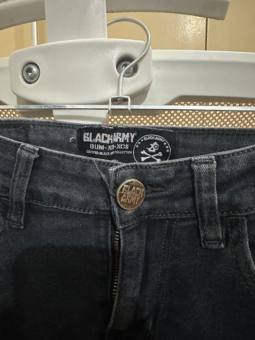 Skinny Jeans for Men (Category: Jeans) located in Manila. Submitted by djcdeclutters (Listing ID 1398466798, Image 2). Description: Used but not abused .