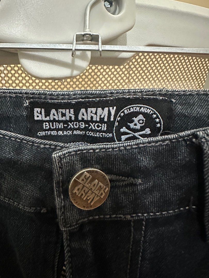 Skinny Jeans for Men (ripped) (Category: Jeans) located in Manila. Submitted by djcdeclutters (Listing ID 1398466546, Image 3). Description: Used but not abused.