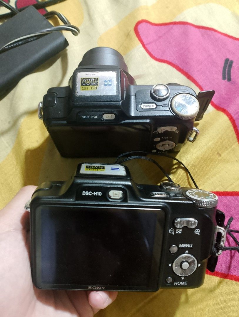 Sony Cybershot DSC-H10 Digital Camera (Category: Cameras) located in Manila. Submitted by allaboutcollections (Listing ID 1398460535, Image 2). Description: - Sony Cybershot DSC-H10 digital (defective for parts) - 8.1 megapixel lens - Includes lens cap - Built-in flash - Function buttons - Information display screen - Power and menu buttons - Black color Yung Isa may power pa Yung Isa Naman Wala ng power good for parts.