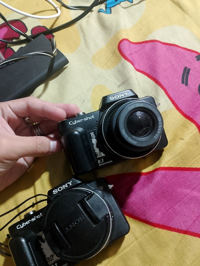Sony Cybershot DSC-H10 Digital Camera (Category: Cameras) located in Manila. Submitted by allaboutcollections (Listing ID 1398460535, Image 3). Description: - Sony Cybershot DSC-H10 digital (defective for parts) - 8.1 megapixel lens - Includes lens cap - Built-in flash - Function buttons - Information display screen - Power and menu buttons - Black color Yung Isa may power pa Yung Isa Naman Wala ng power good for parts.