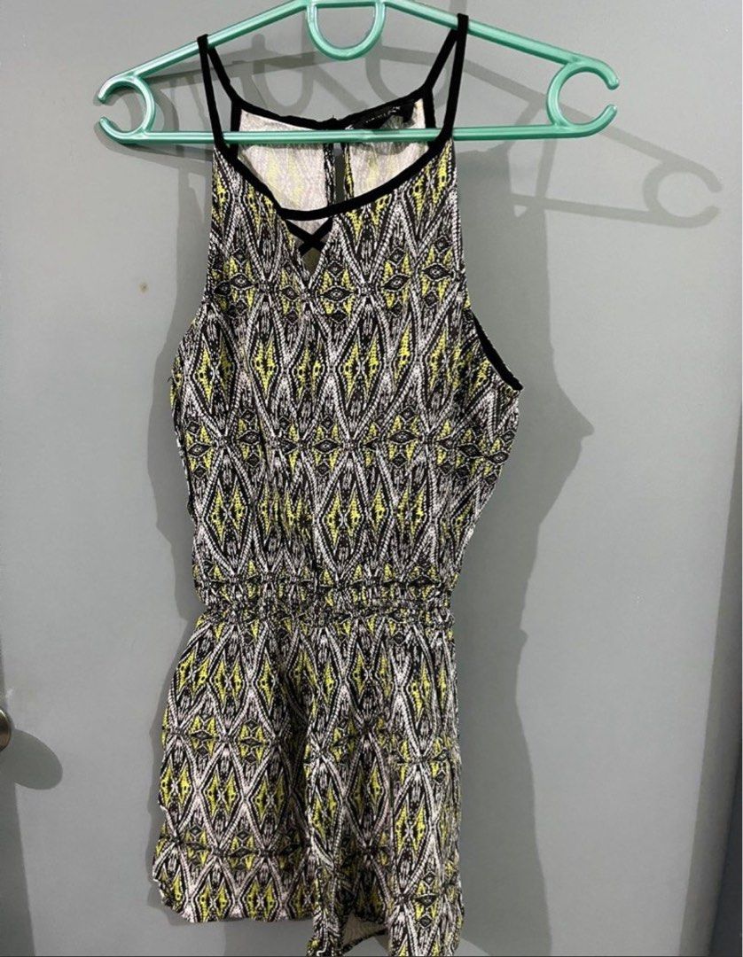 Take all 6 Print Dresses or rompers (Category: Dresses) located in Manila. Submitted by decluttify (Listing ID 1398402549, Image 3). Description: - Print dresses and rompers - Size: M - Various brands - Features a variety of prints and styles.
