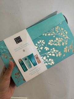 (Category: ) located in . Submitted by destashingmycloset (Listing ID 1398452740, Image 1). Description: .