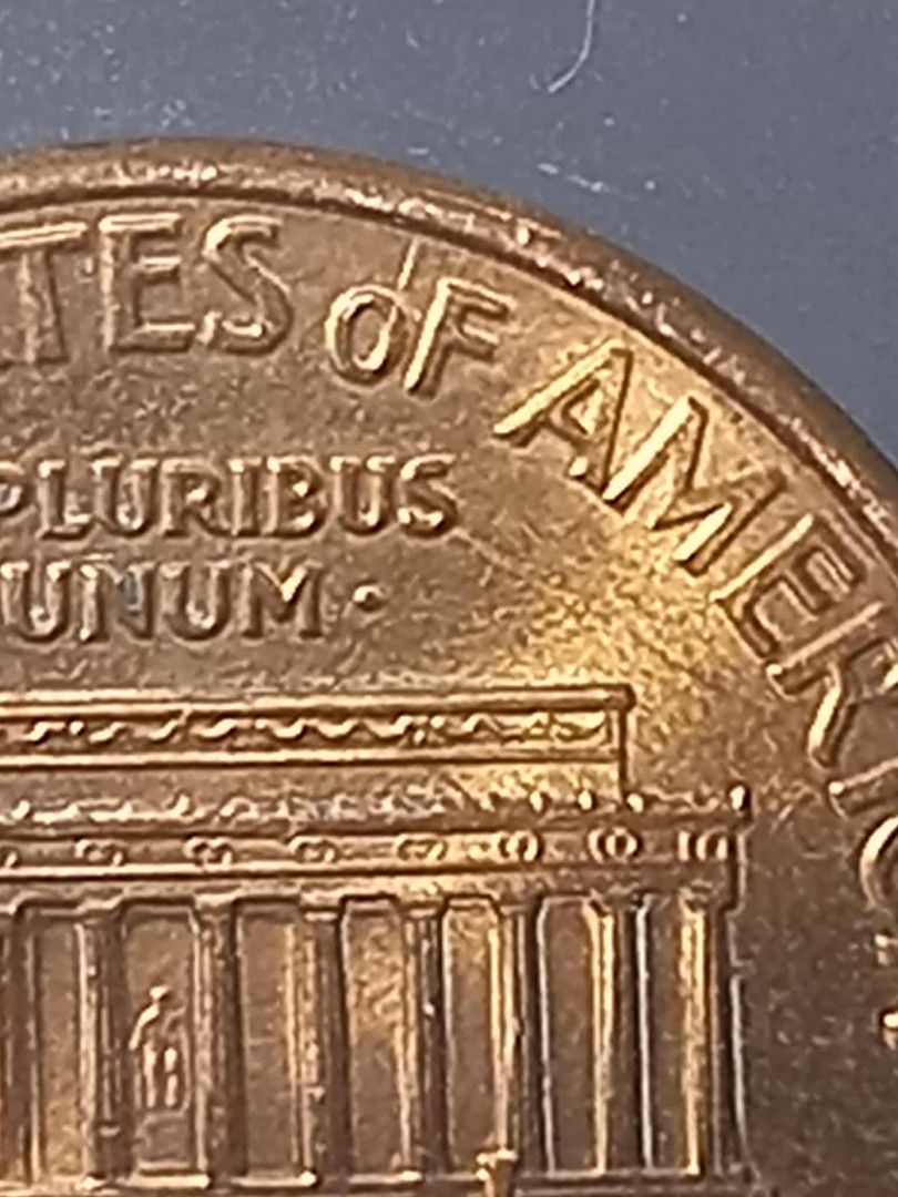 1993 D Lincoln Penny Close AM (Category: Currency) located in San Mateo. Submitted by daddyB918 (Listing ID 1398658145, Image 2). Description: - 21 pcs Collection of Lincoln pennies - Dated 1993 D - Features Abraham Lincoln - Reverse side shows the Lincoln Memorial - Close AM coin error - Coins are in various conditions -AU/BU and MS classification .