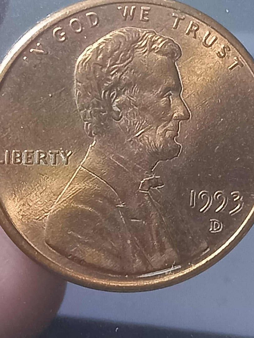 1993 D Lincoln Penny Close AM (Category: Currency) located in San Mateo. Submitted by daddyB918 (Listing ID 1398658145, Image 1). Description: - 21 pcs Collection of Lincoln pennies - Dated 1993 D - Features Abraham Lincoln - Reverse side shows the Lincoln Memorial - Close AM coin error - Coins are in various conditions -AU/BU and MS classification .