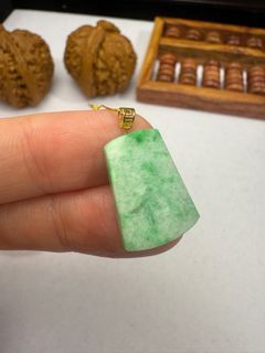 Myanmar A-grade Jadeite Fine Nuo Variety Light Green 18K Gold Clasp Pendant - Hong Kong Store Wholesale Guaranteed Authentic A-Grade64173710040449110