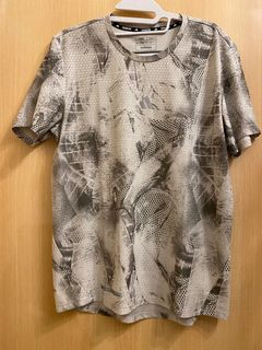 Adidas running 短袖跑步上衣/Tee M size64177740076419110