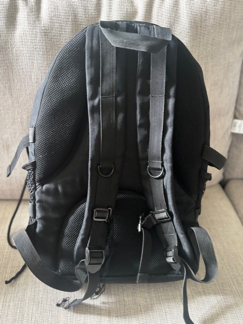 Backpack (Category: Backpacks) located in Singapore. Submitted by rosebakes (Listing ID 1398605268, Image 3). Description: If buy the backpack got a free cap .