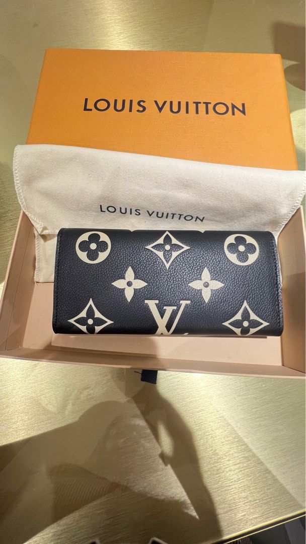 Black wallet not LV (Category: Luxury Bags & Wallets) located in Makati City. Submitted by mommykars (Listing ID 1398688406, Image 2). Description: Like new Complete with box Dust bag Mint condition Super premium Mirror copy All photos posted .