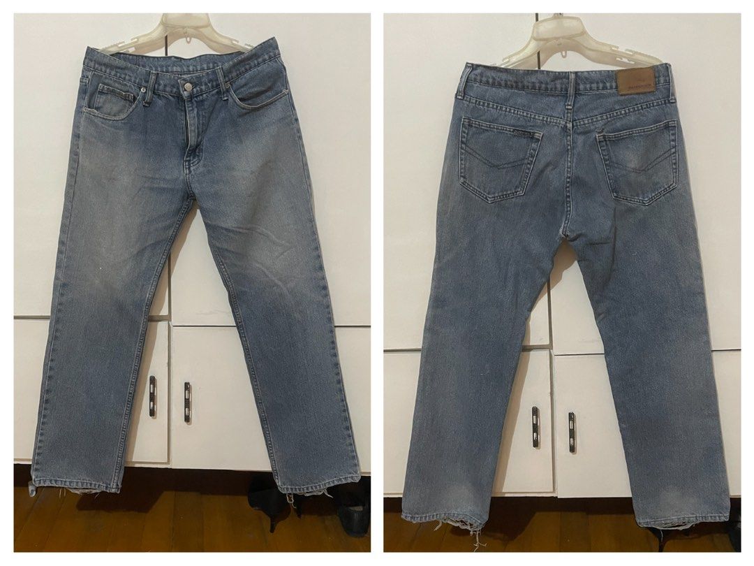 Paddock’s Denim Jeans size 33 (Category: Jeans) located in Santa Cruz. Submitted by lilpurpleseven (Listing ID 1398602267, Image 1). Description: - Classic blue denim jeans - Straight leg cut - Button and zipper closure - Front and back pockets - Faded wash Size 33 #2025decluttering See photos for flaws. See photos for measurements..