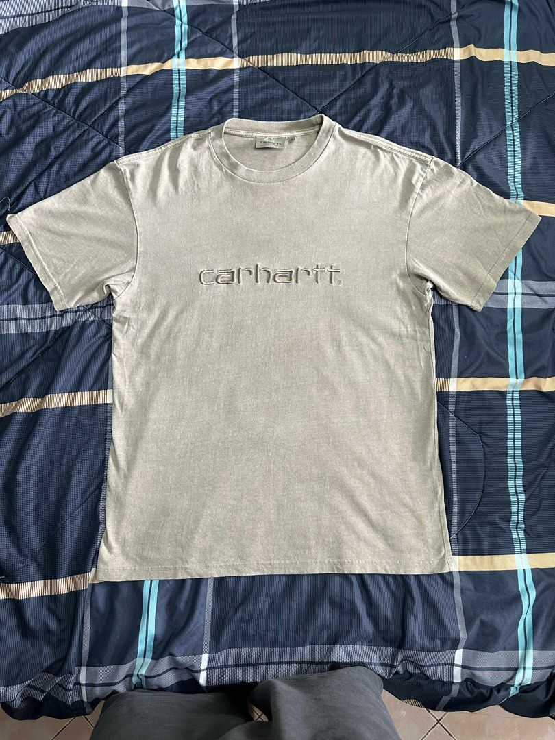Carhartt WIP shirt (Category: Tshirts & Polo Shirts ) located in San Juan City. Submitted by drewselects (Listing ID 1398640760, Image 3). Description: Carhartt WIP shirt (not thrifted) Medium fits large Issue: Tag hole L: 73cm W: 52 cm 2k.